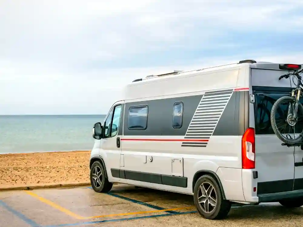 lescamping-cars.com - Le site de référence pour tout savoir sur les camping-cars et fourgons aménagés